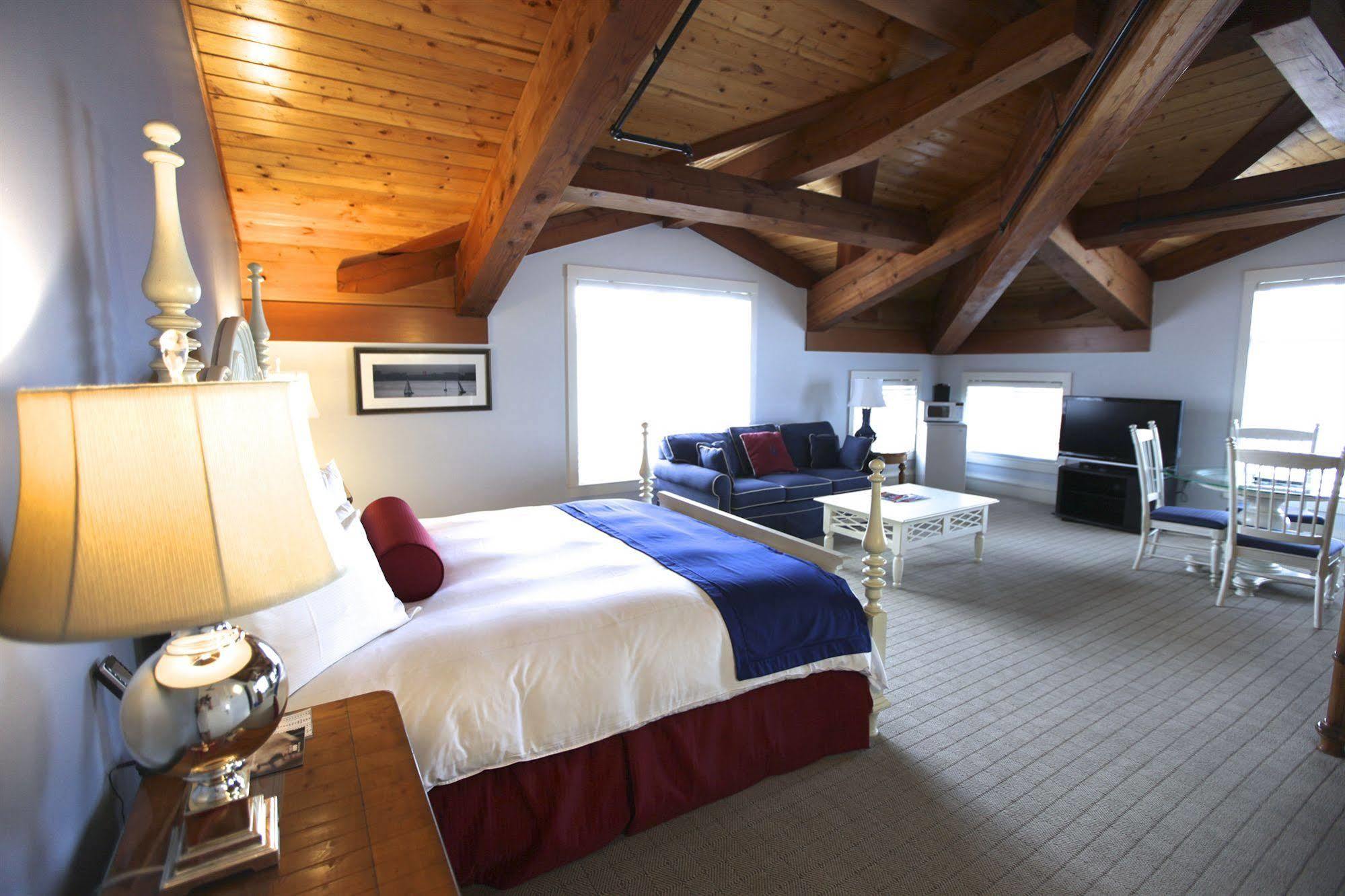 Boston Yacht Haven Hotel Bagian luar foto