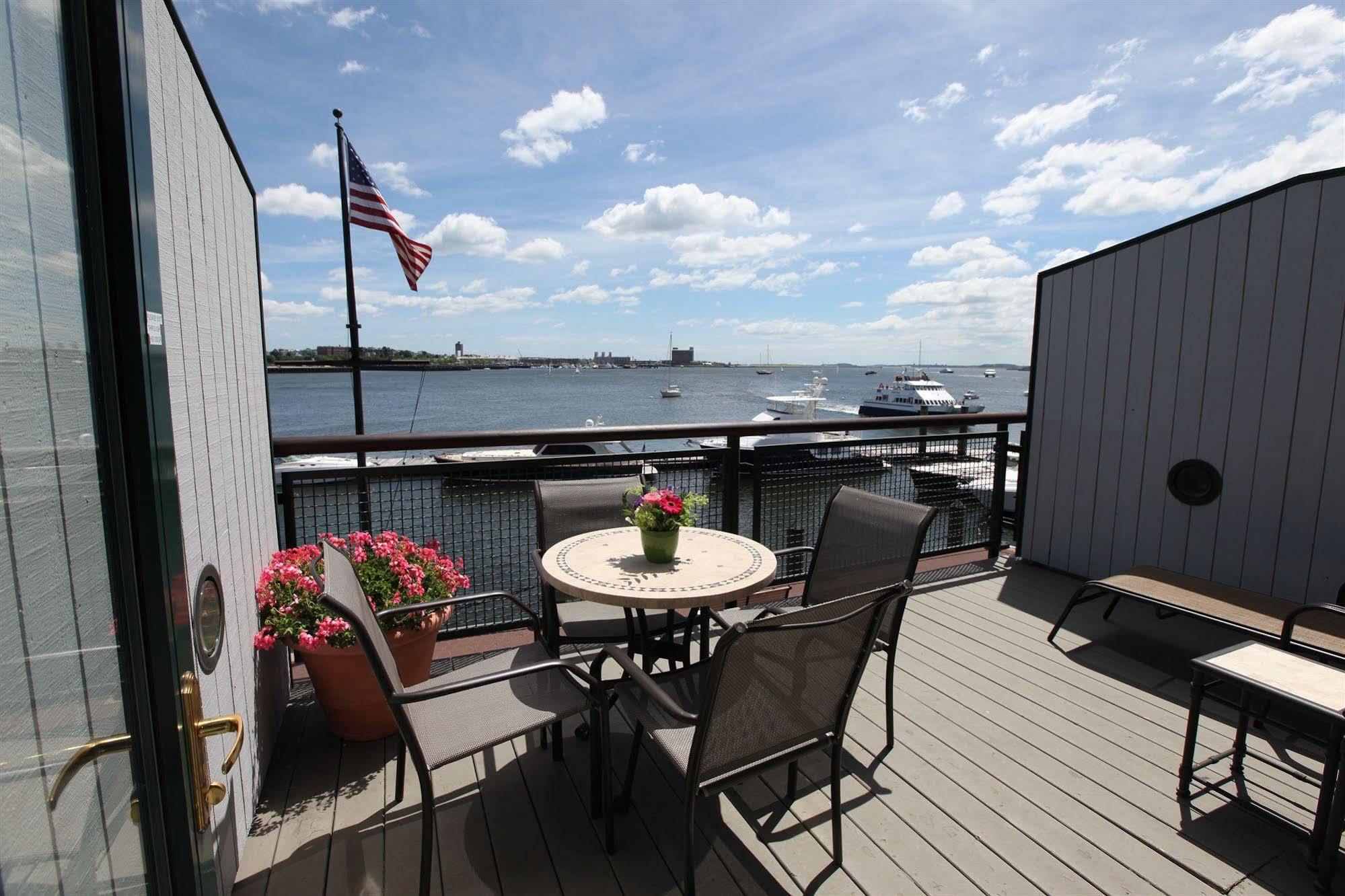 Boston Yacht Haven Hotel Bagian luar foto