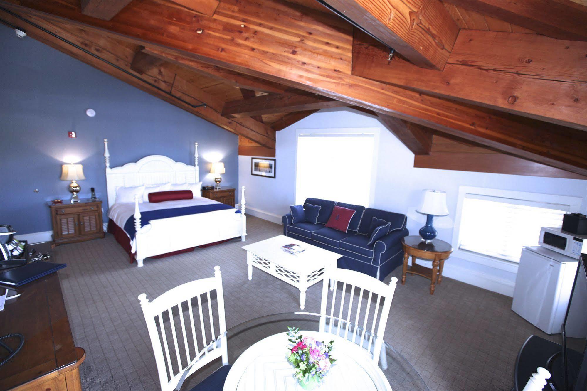 Boston Yacht Haven Hotel Bagian luar foto
